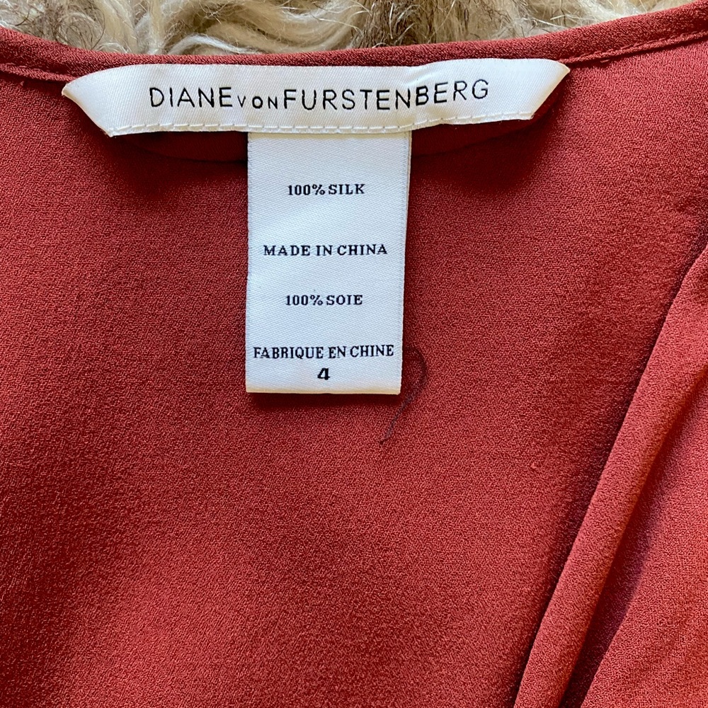 AUTHENTIC Diane Von Furstenburg Dress in size 4